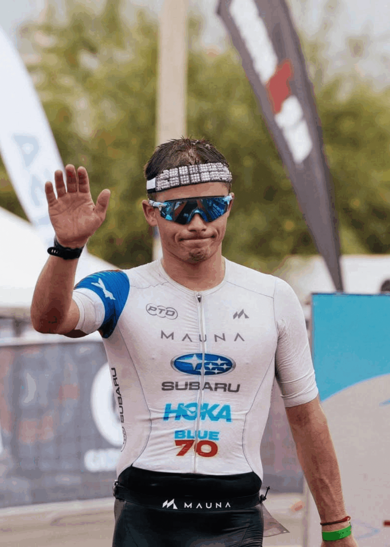 LIGHTWEIGHT & ADJUSTABLE