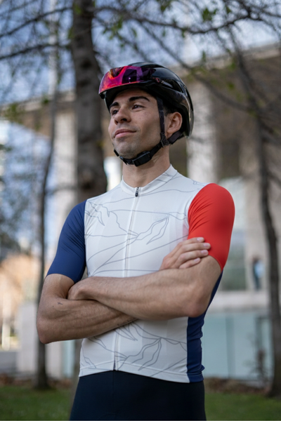 LIGHTWEIGHT COMFORT & PERFOMANCE